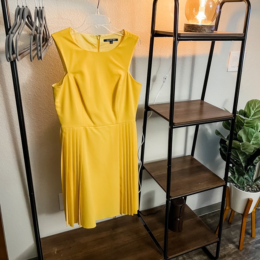 Gianni Bini Pleated Yellow Dress, Size 4